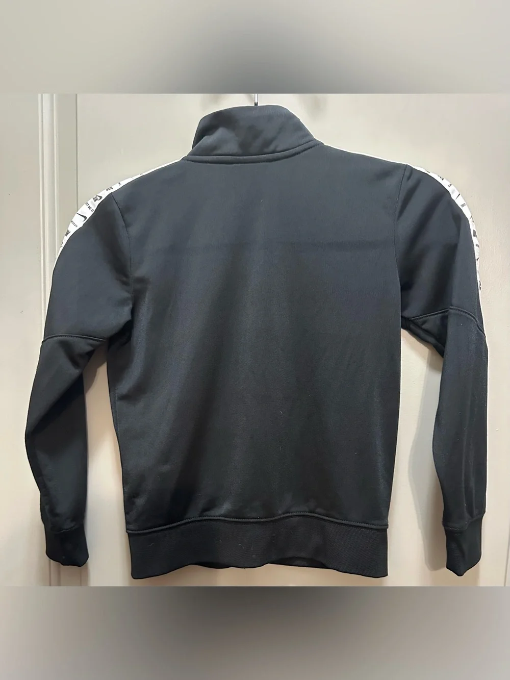 Nike Size M (5/6) Black/White Zip Front Jacket EUC